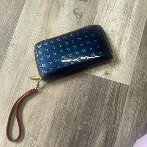 Arcadia Italian Leather Patent Collection wristlet wallet